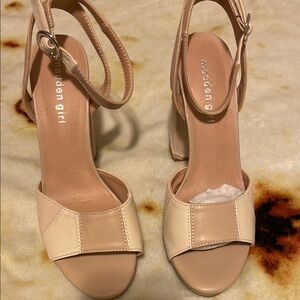 **NEW**Madden Girl Women's Cream Heels